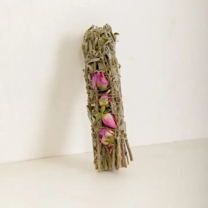 Salbei-Bündel mit Rosen | Natürliches Räucherwerk