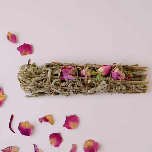 Salbei-Bündel mit Rosen | Natürliches Räucherwerk