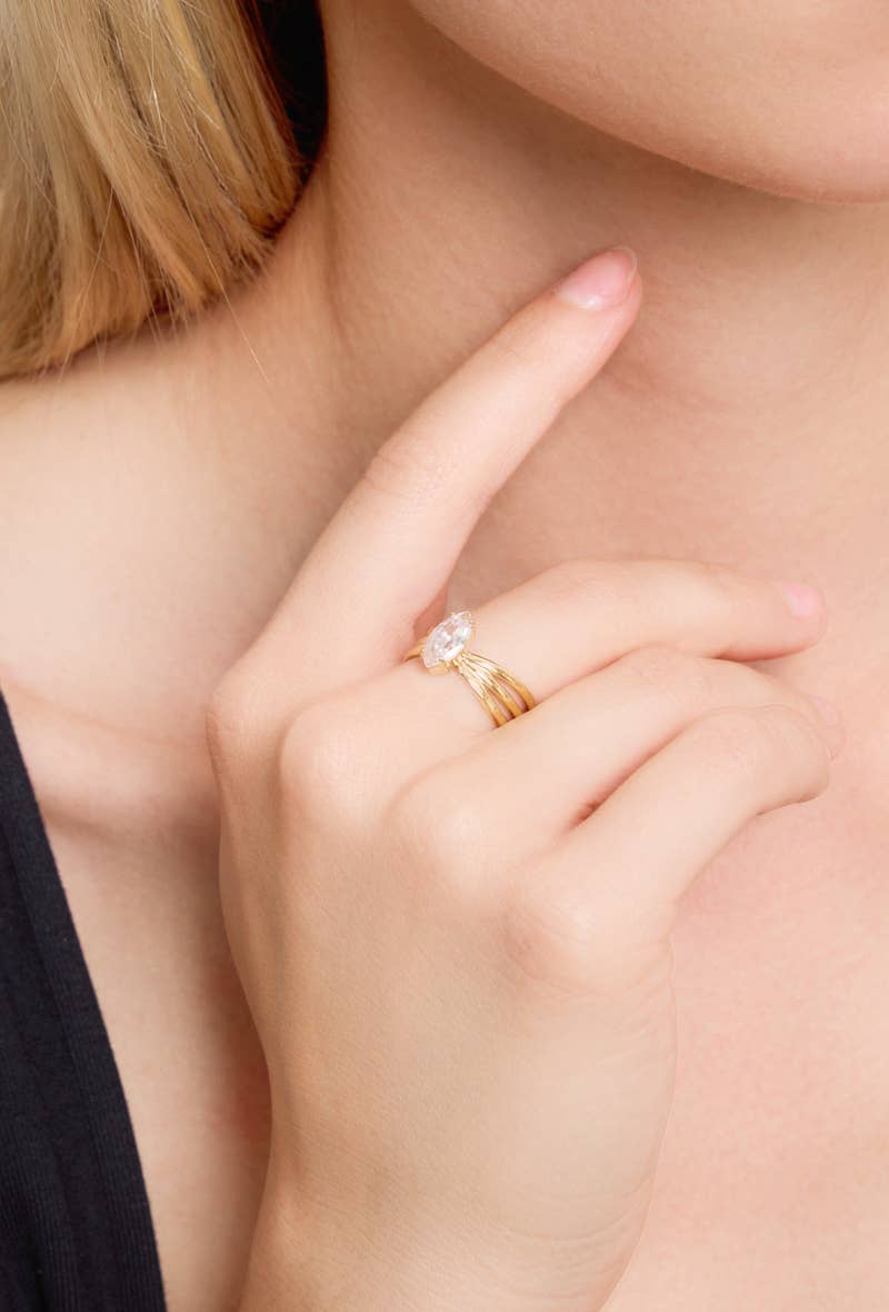 Ring aus Edelstahl mit Strassstein 424RX18: Gelbgold